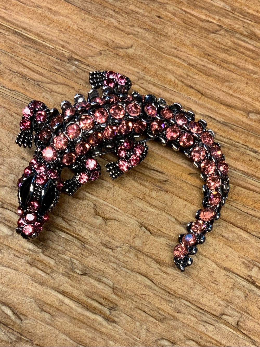 Pink Crystal Alligator Lizard Vintage Style Dark Metal Pendant Brooch